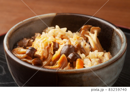 鶏肉ときのこの炊き込みご飯 83259740