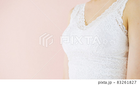 下着姿の女性(美容・ダイエット) 下着姿の女性(美容・ダイエット) 83261827