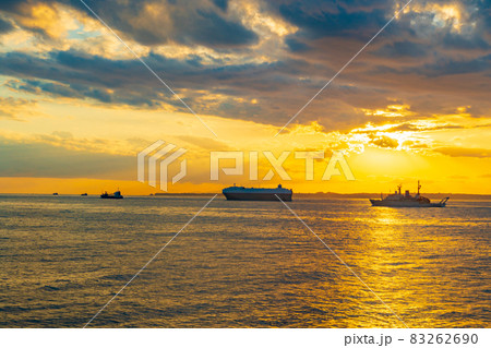 東京湾　浦賀水道の夕暮れ 83262690