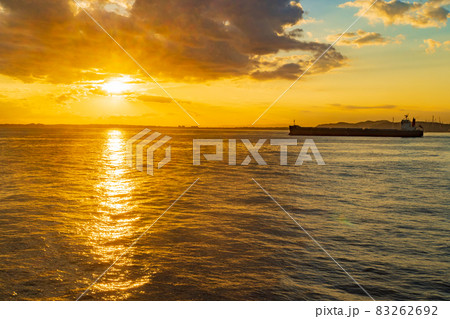 東京湾　浦賀水道の夕暮れ 83262692