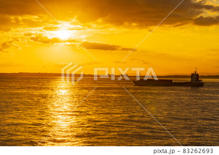 東京湾 浦賀水道の夕暮れ 東京湾 浦賀水道の夕暮れ 83262693