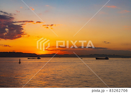 東京湾　浦賀水道の夕暮れ 83262706