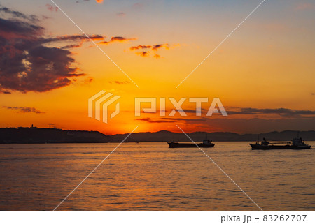 東京湾 浦賀水道の夕暮れ 東京湾 浦賀水道の夕暮れ 83262707