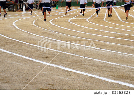運動会　リレー 83262823