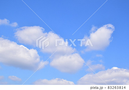 ドラマティックな涌き雲　アートな涌き雲　面白い形の涌き雲 83263814