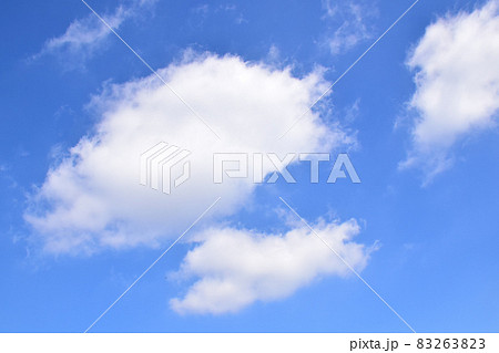 ドラマティックな涌き雲 アートな涌き雲 面白い形の涌き雲 ドラマティックな涌き雲 アートな涌き雲 面白い形の涌き雲 83263823