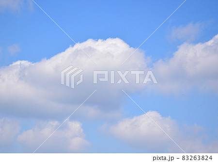 ドラマティックな涌き雲 アートな涌き雲 面白い形の涌き雲 ドラマティックな涌き雲 アートな涌き雲 面白い形の涌き雲 83263824