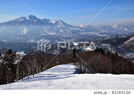 タングラム斑尾スキー場から見た妙高山 タングラム斑尾スキー場から見た妙高山 83264136