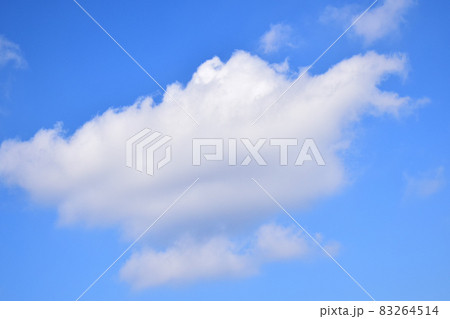 ドラマティックな涌き雲　アートな涌き雲　面白い形の涌き雲 83264514