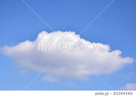 ドラマティックな涌き雲　アートな涌き雲　面白い形の涌き雲 83264568