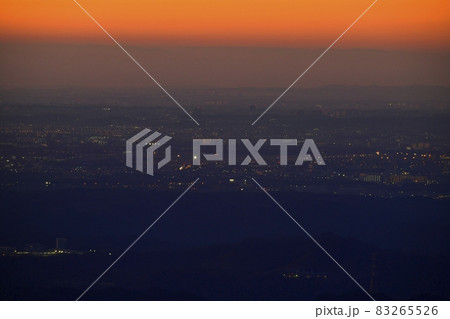 奥武蔵の山・関八州見晴台から朝焼けの東京遠望 奥武蔵の山・関八州見晴台から朝焼けの東京遠望 83265526