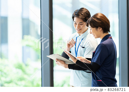 介護イメージ　介護士　介護スタッフ　■撮影協力「LINK FOREST」 83268721