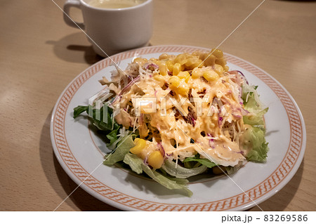 洋食　レタスとシーチキンサラダ 83269586