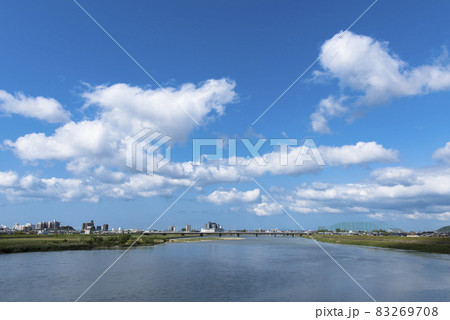 晴れた日の加古川　（兵庫県加古川市） 83269708