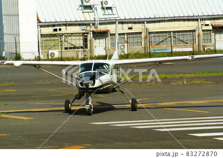 カラー 飛行機 飛行場 航空 (2021年10月登録) カラー 飛行機 飛行場 航空 (2021年10月登録) 83272870