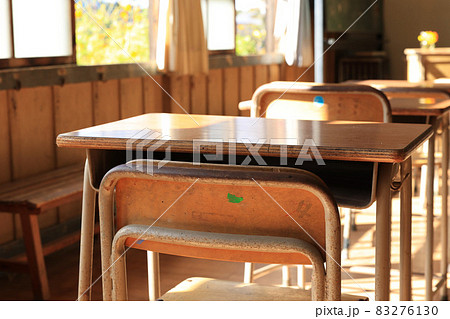 旧上岡小学校の教室 10月 旧上岡小学校の教室 10月 83276130
