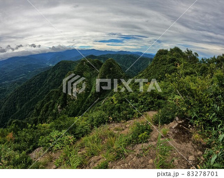 摩耶山稜線からの鑓ヶ峰と鉾ヶ峰 摩耶山稜線からの鑓ヶ峰と鉾ヶ峰 83278701