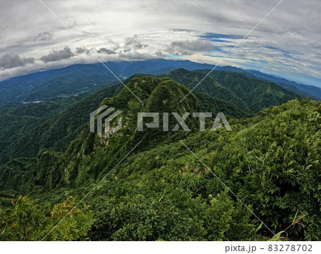 摩耶山稜線からの鑓ヶ峰と鉾ヶ峰 摩耶山稜線からの鑓ヶ峰と鉾ヶ峰 83278702