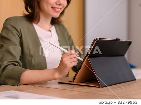 ビジネスシーン 83279965