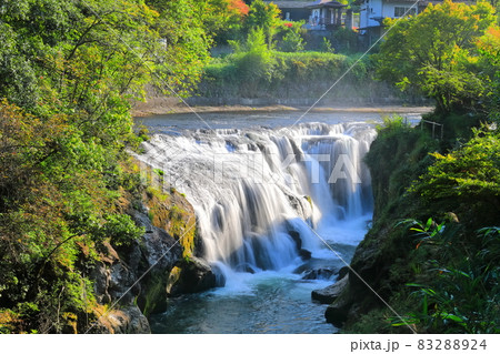 【熊本県】晴天下の鍋釜滝 【熊本県】晴天下の鍋釜滝 83288924