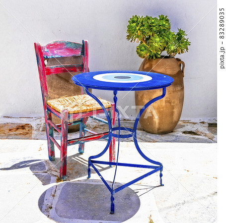 small traditional greek taverns 83289035