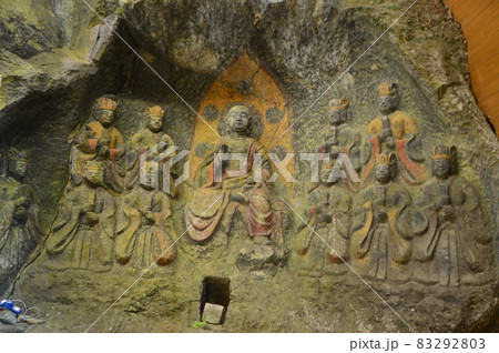 十王立像（ホキ石仏第一群(堂ヶ迫石仏) 第4龕･国宝 臼杵石仏／大分県臼杵市） 83292803