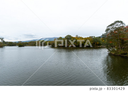 曇り＿曇りの撮影＿曇り空＿山の天気＿湖 83301429