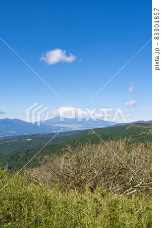 十国峠から見た富士山(雲がかかっている) 十国峠から見た富士山(雲がかかっている) 83301857