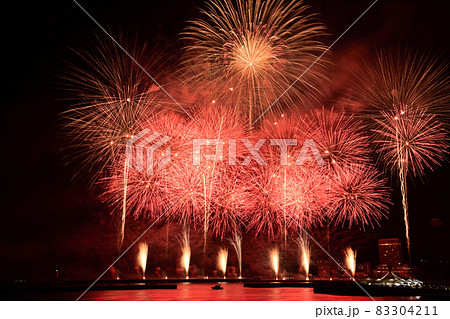 熱海の夜 <静岡熱海花火フェスティバル> 熱海の夜 <静岡熱海花火フェスティバル> 83304211