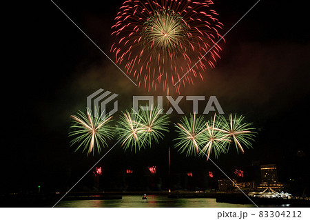 熱海の夜 <静岡熱海花火フェスティバル> 熱海の夜 <静岡熱海花火フェスティバル> 83304212