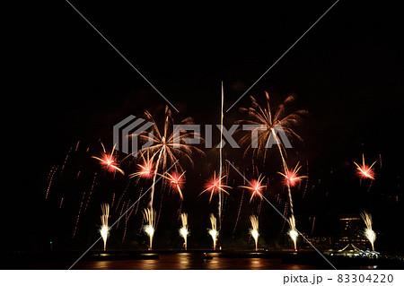 熱海の夜 <静岡熱海花火フェスティバル> 熱海の夜 <静岡熱海花火フェスティバル> 83304220