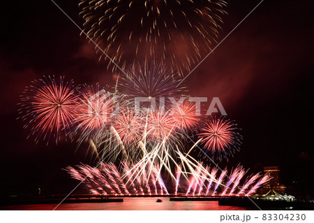 熱海の夜 <静岡熱海花火フェスティバル> 熱海の夜 <静岡熱海花火フェスティバル> 83304230
