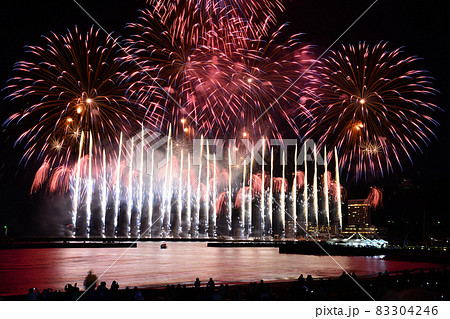 熱海の夜 <静岡熱海花火フェスティバル> 熱海の夜 <静岡熱海花火フェスティバル> 83304246