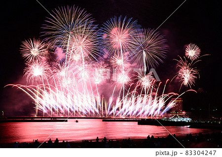 熱海の夜 <静岡熱海花火フェスティバル> 熱海の夜 <静岡熱海花火フェスティバル> 83304247