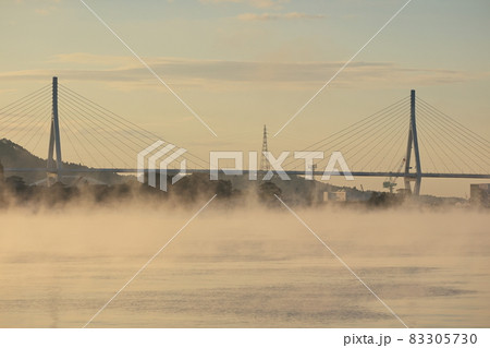 気仙沼湾の気嵐（けあらし）風景 83305730