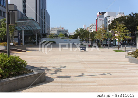堺市市役所正面玄関前広場 堺市市役所正面玄関前広場 83311015