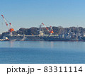 米軍横須賀基地で改修中の空母ロナルド・レーガンとタイコンデロガ級イージス巡洋艦 83311114