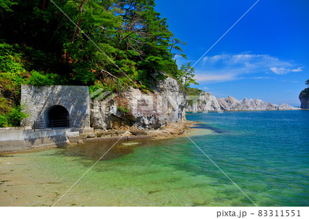 浄土ヶ浜・ちょっとした冒険気分も味わえる浄土ヶ浜への遊歩道の眺め・東北・岩手県宮古市(1) 浄土ヶ浜・ちょっとした冒険気分も味わえる浄土ヶ浜への遊歩道の眺め・東北・岩手県宮古市(1) 83311551