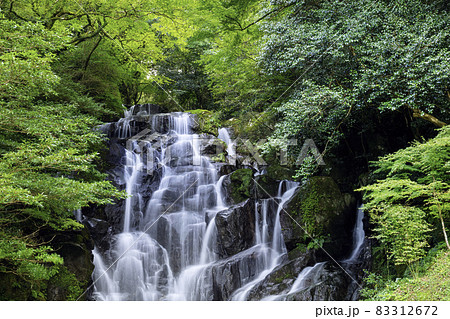 糸島の人気スポット 美しい白糸の滝 (福岡県糸島市) 糸島の人気スポット 美しい白糸の滝 (福岡県糸島市) 83312672