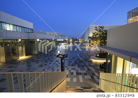 羽田イノベーションシティの2Fコリドー　夕景 83312948