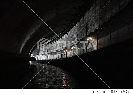 Industrial concrete tunnel perspective 83315937