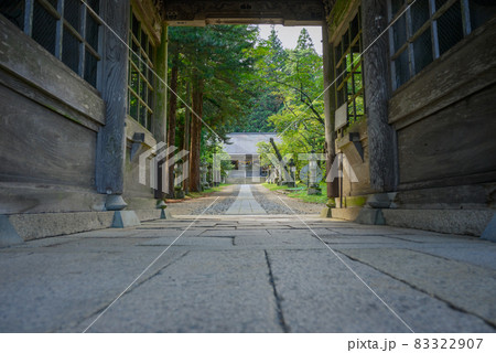 裕明門より社殿を望む【有明山神社】 裕明門より社殿を望む【有明山神社】 83322907