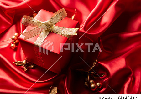 クリスマスプレゼント 赤 クリスマスプレゼント 赤 83324337