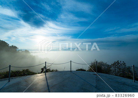 越後三山と朝日と雲海（新潟県長岡市川口牛ヶ首展望台） 83326960