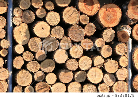 薪（まき） 83328179