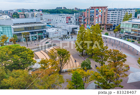 日本の横浜都市景観 地下鉄 センター南駅などを望む 日本の横浜都市景観 地下鉄 センター南駅などを望む 83328407