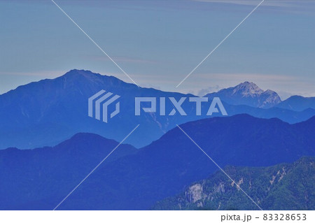 奥茶臼山北面展望地からの仙丈ヶ岳と甲斐駒ヶ岳 奥茶臼山北面展望地からの仙丈ヶ岳と甲斐駒ヶ岳 83328653