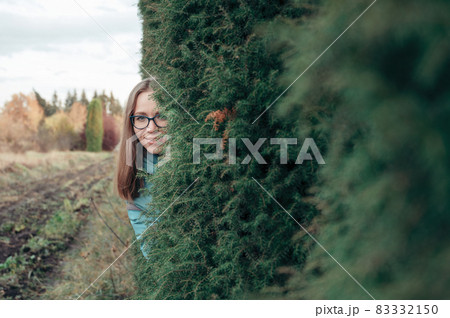 Beautiful autumn woman 83332150