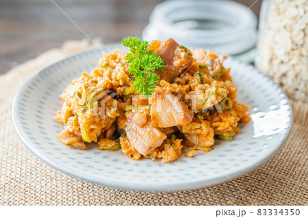 オートミールでチキンライス風ごはん オートミールでチキンライス風ごはん 83334350