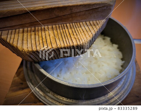 炊き立ての釜めし 炊き立ての釜めし 83335289